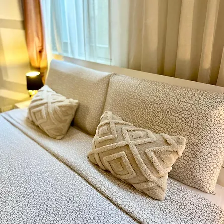 Cozy Center Apartment *