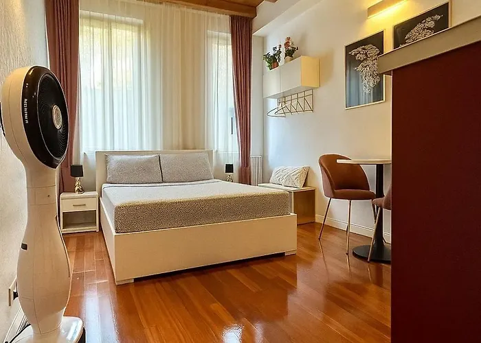 Lb - Cozy Center